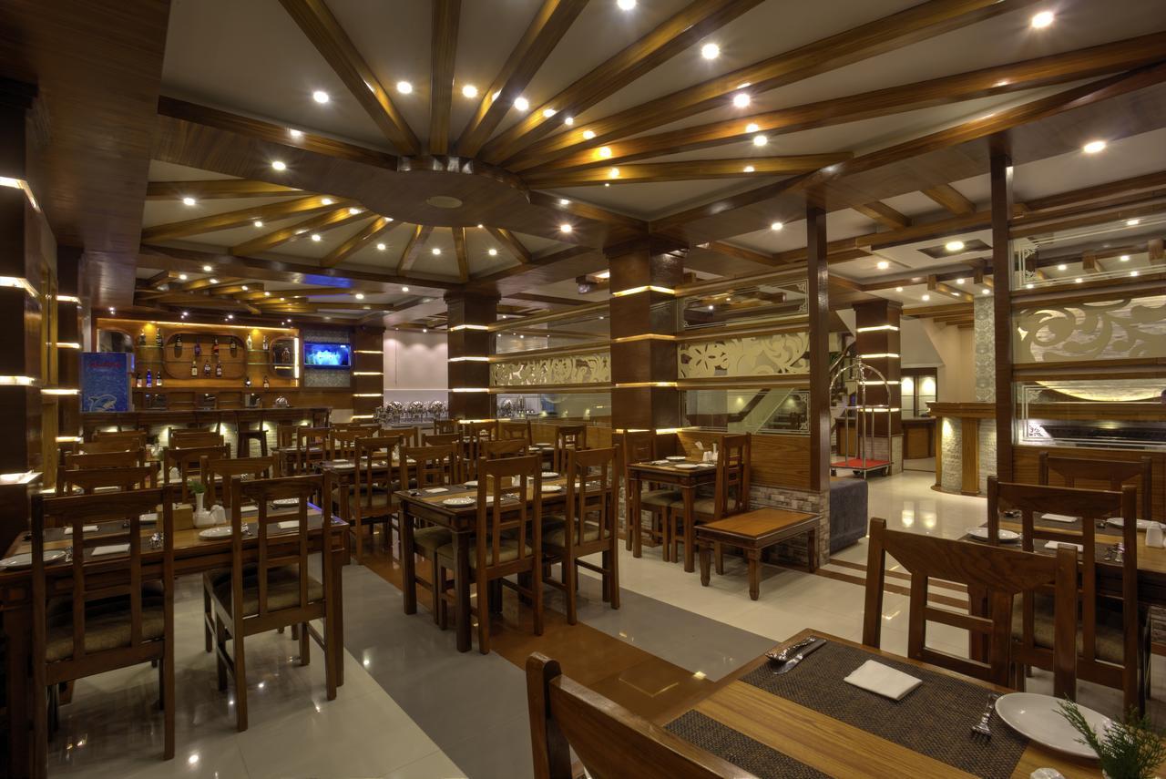 Hotel White Pearl Pokhara Dış mekan fotoğraf