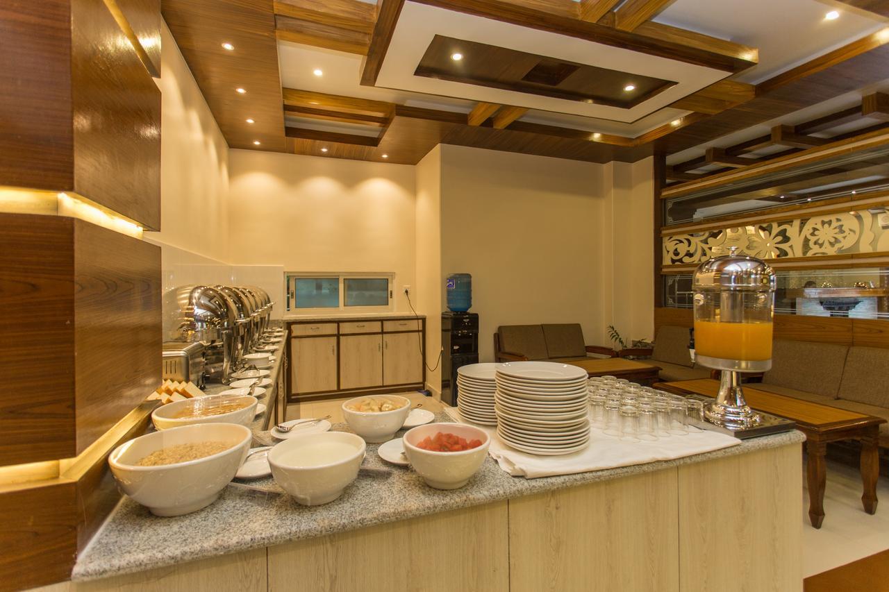 Hotel White Pearl Pokhara Dış mekan fotoğraf