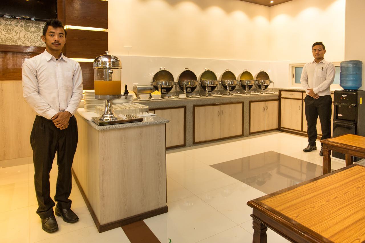 Hotel White Pearl Pokhara Dış mekan fotoğraf