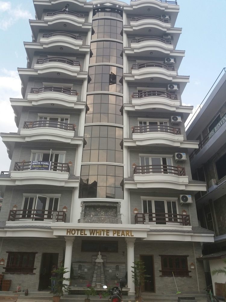Hotel White Pearl Pokhara Dış mekan fotoğraf