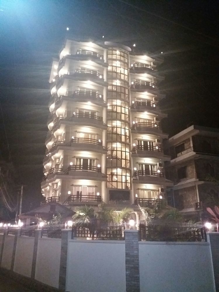 Hotel White Pearl Pokhara Dış mekan fotoğraf