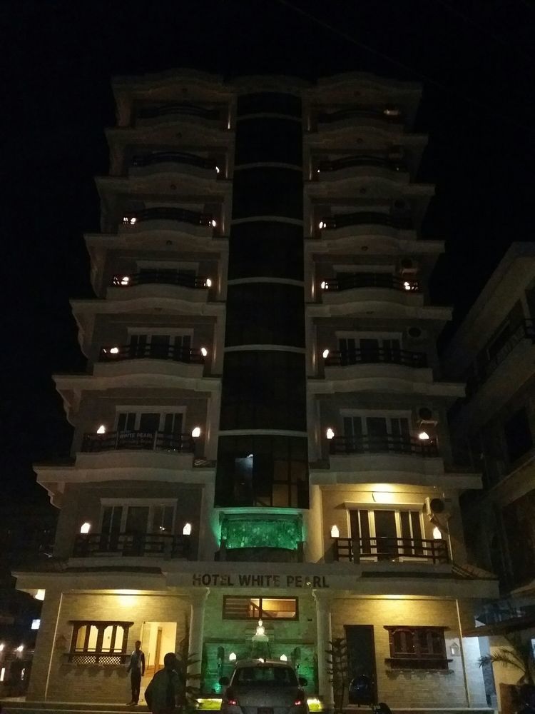 Hotel White Pearl Pokhara Dış mekan fotoğraf