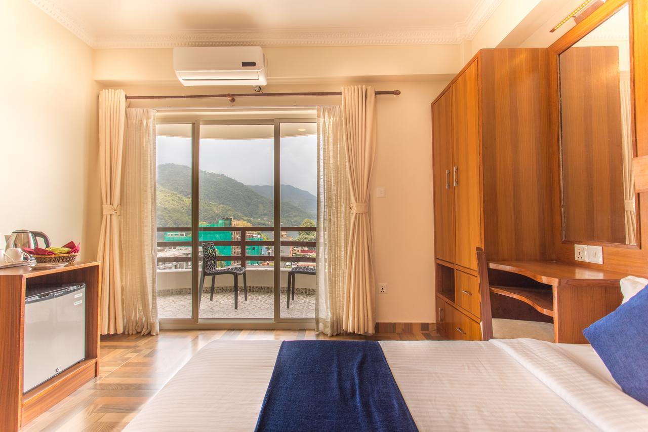 Hotel White Pearl Pokhara Dış mekan fotoğraf