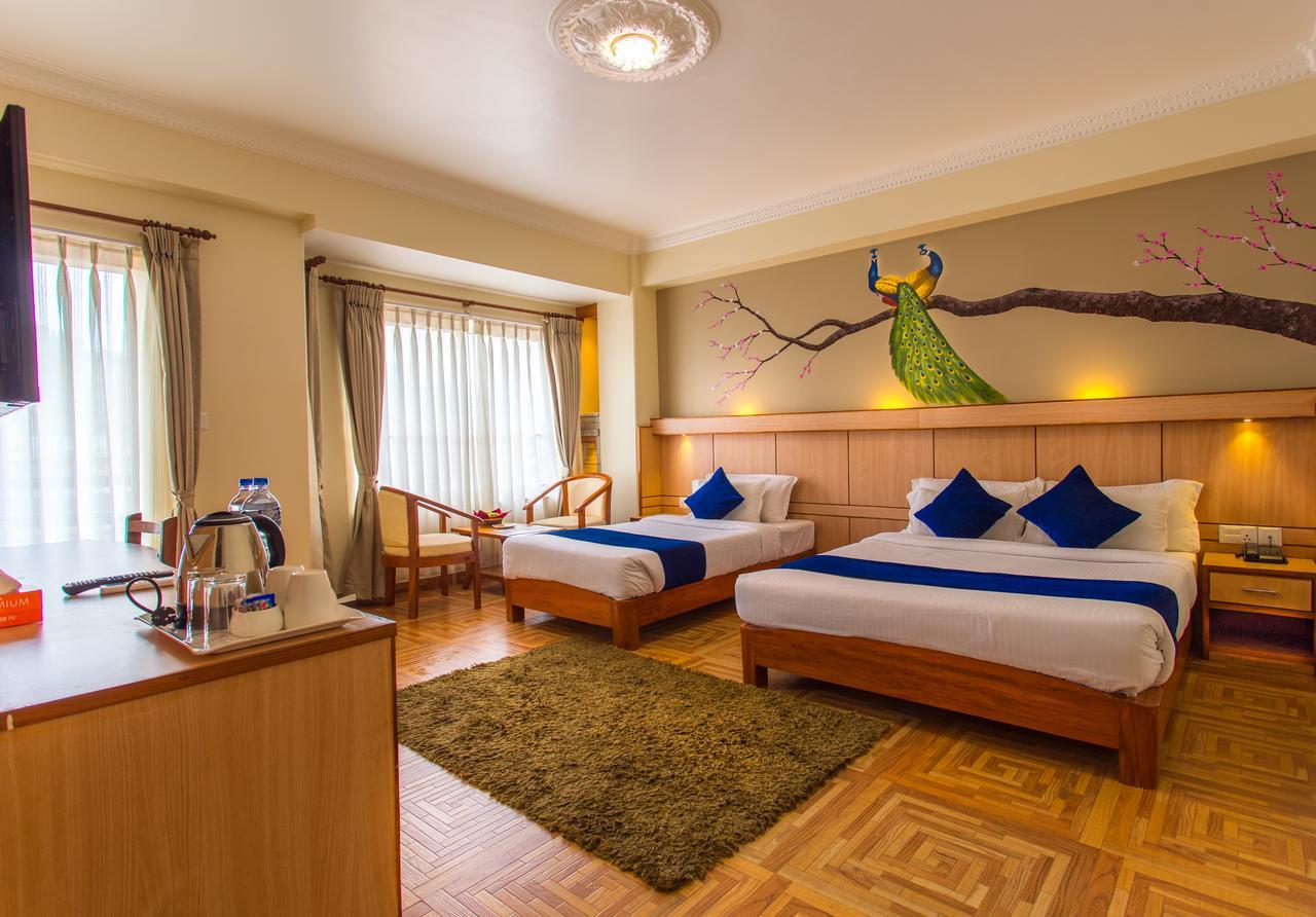 Hotel White Pearl Pokhara Dış mekan fotoğraf