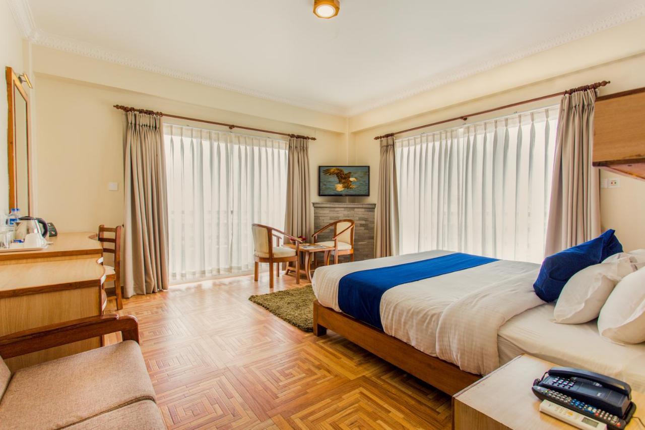 Hotel White Pearl Pokhara Dış mekan fotoğraf