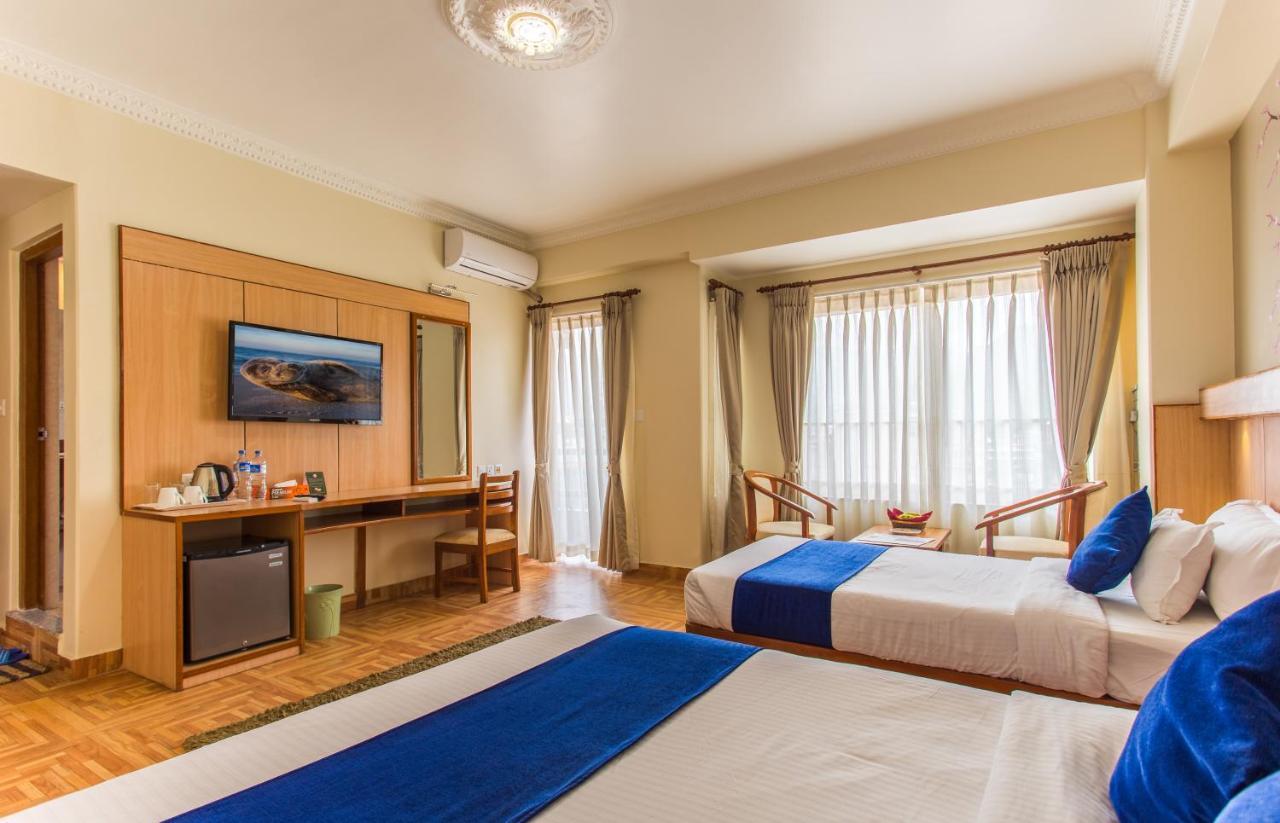 Hotel White Pearl Pokhara Dış mekan fotoğraf