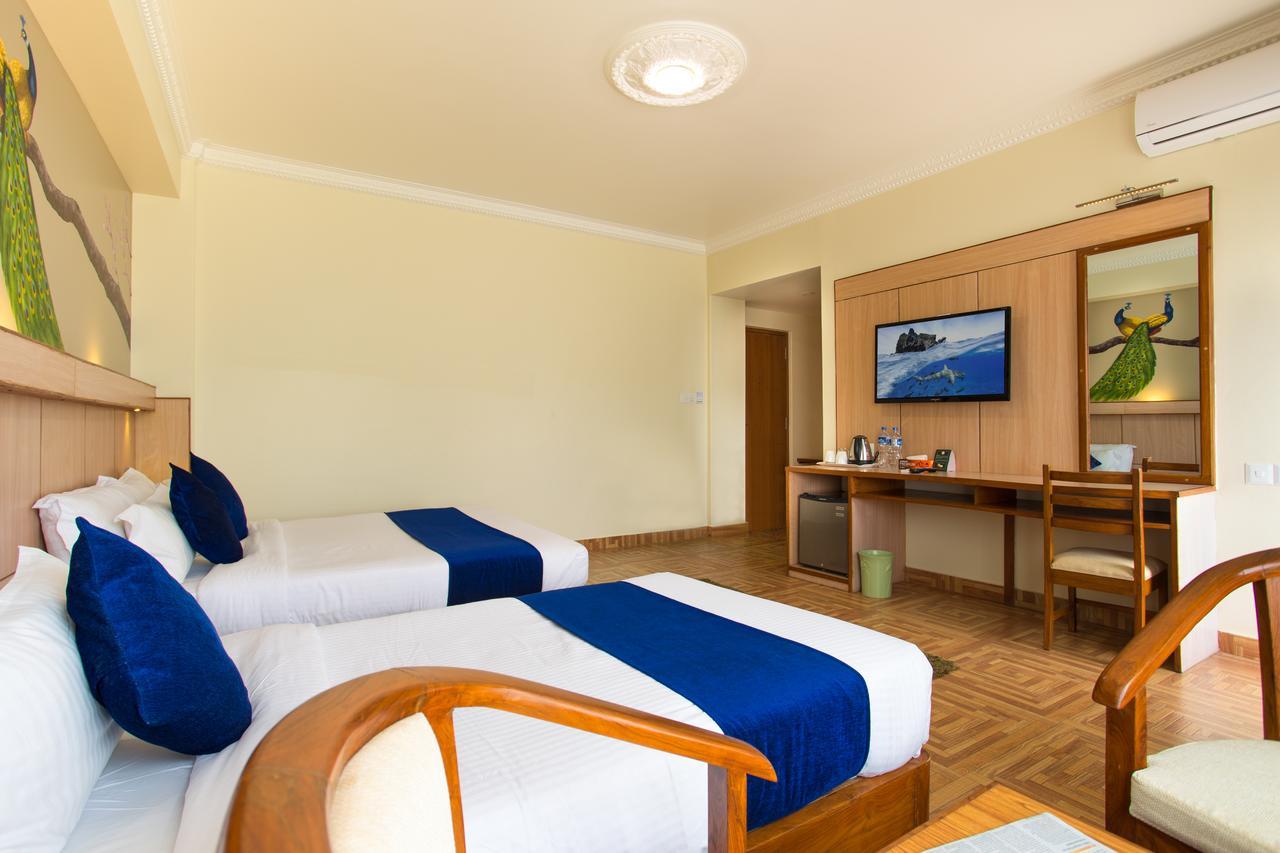 Hotel White Pearl Pokhara Dış mekan fotoğraf