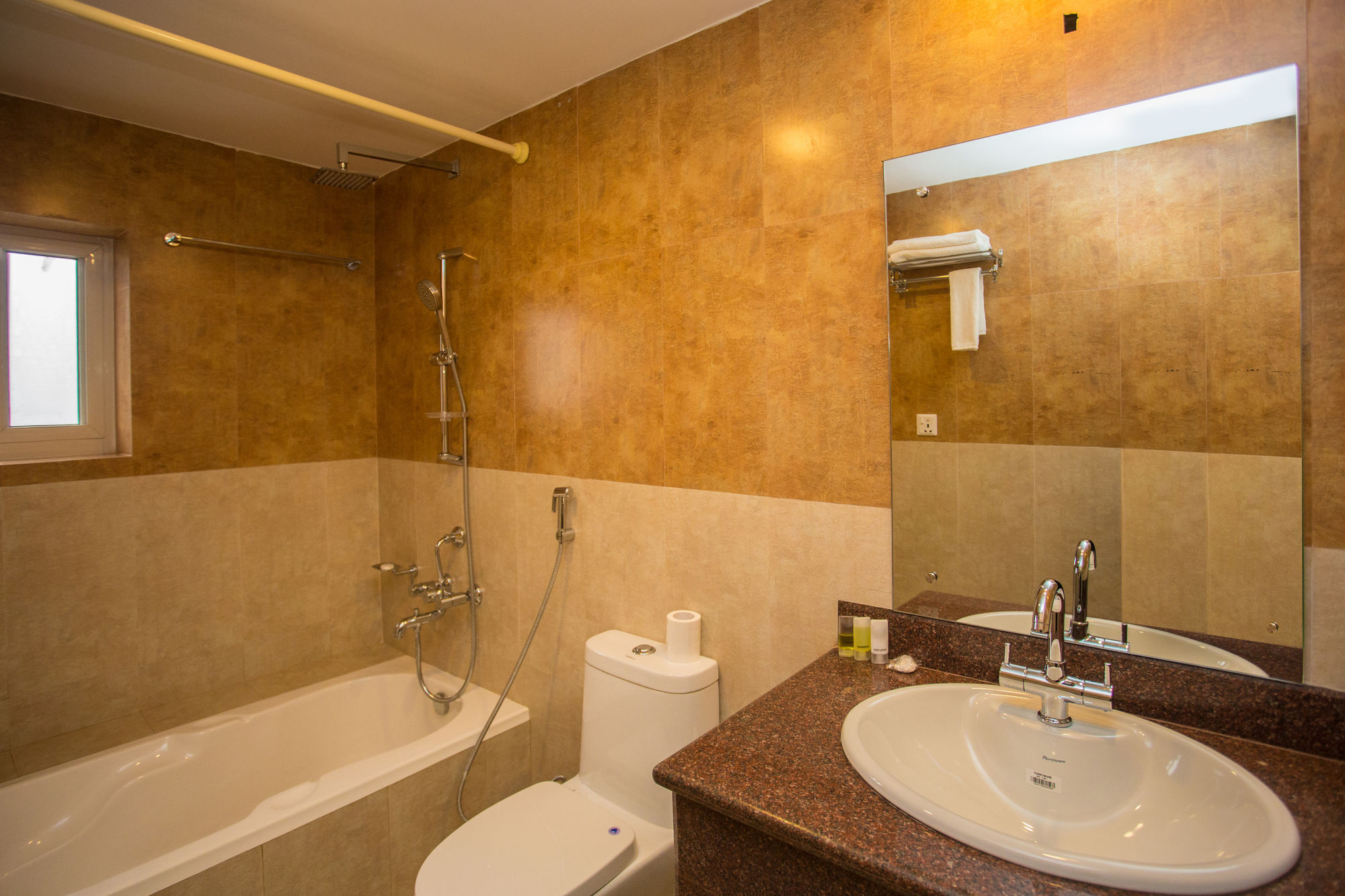 Hotel White Pearl Pokhara Dış mekan fotoğraf
