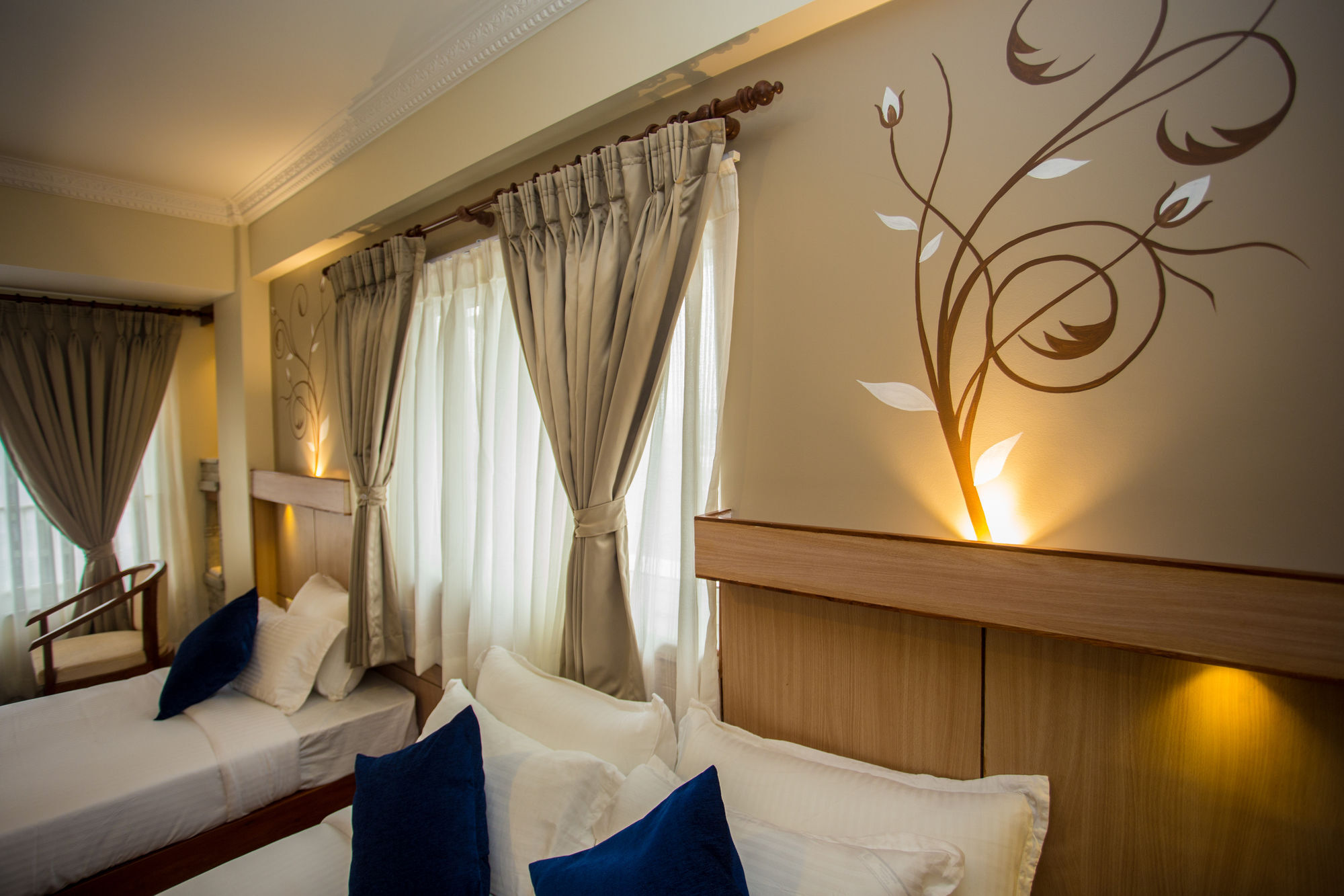 Hotel White Pearl Pokhara Dış mekan fotoğraf