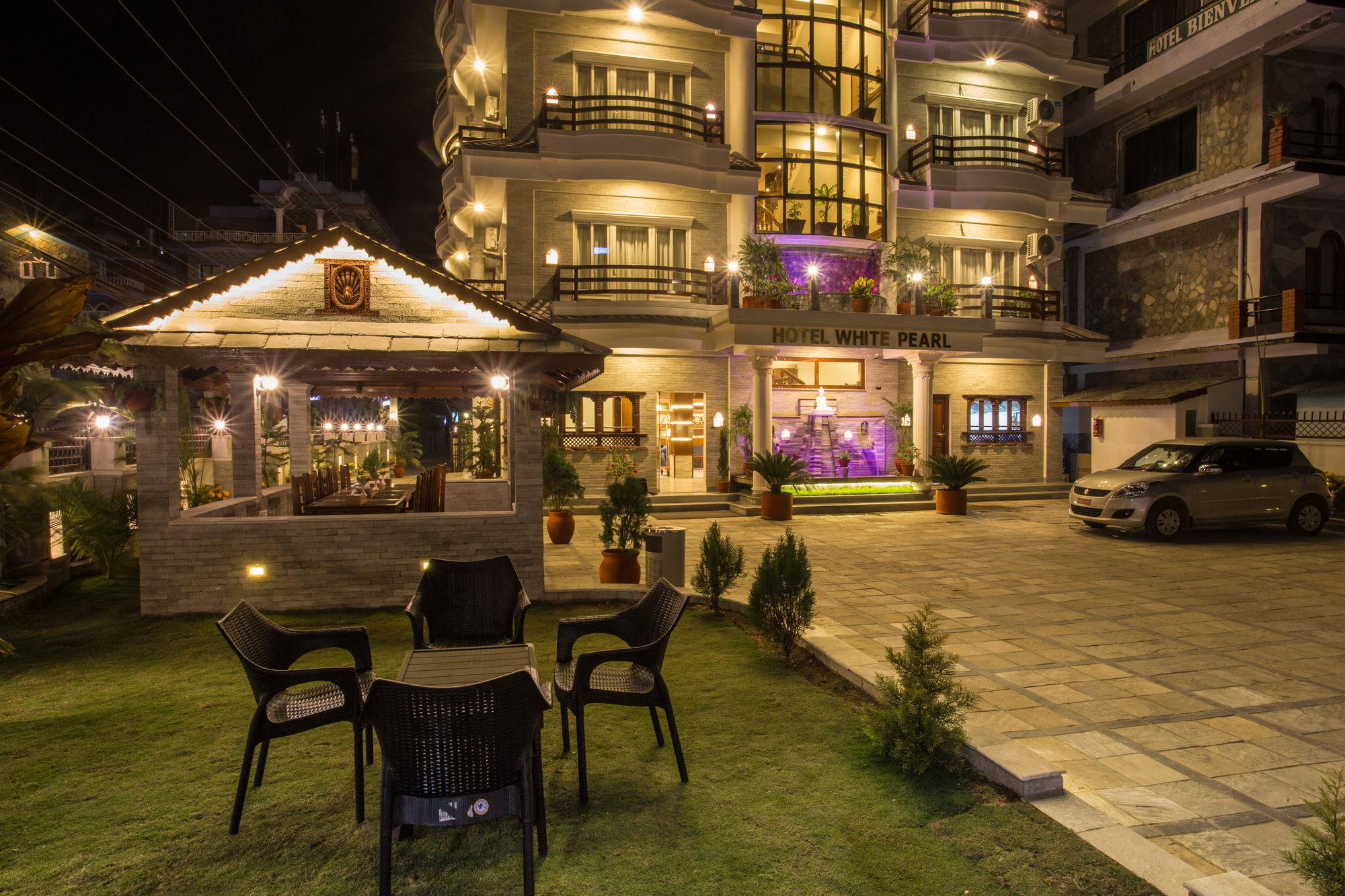 Hotel White Pearl Pokhara Dış mekan fotoğraf