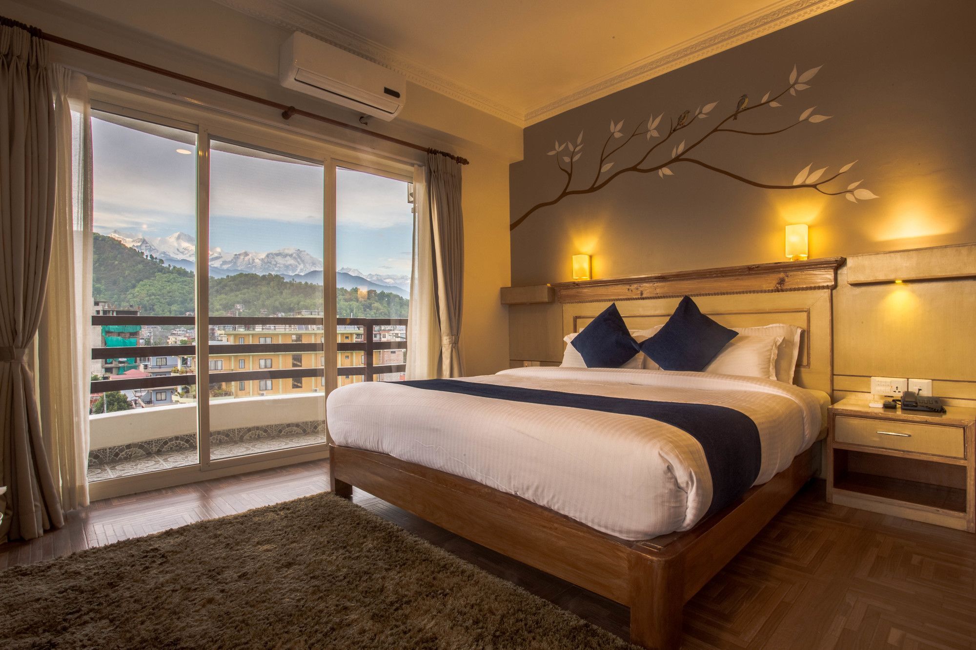 Hotel White Pearl Pokhara Dış mekan fotoğraf
