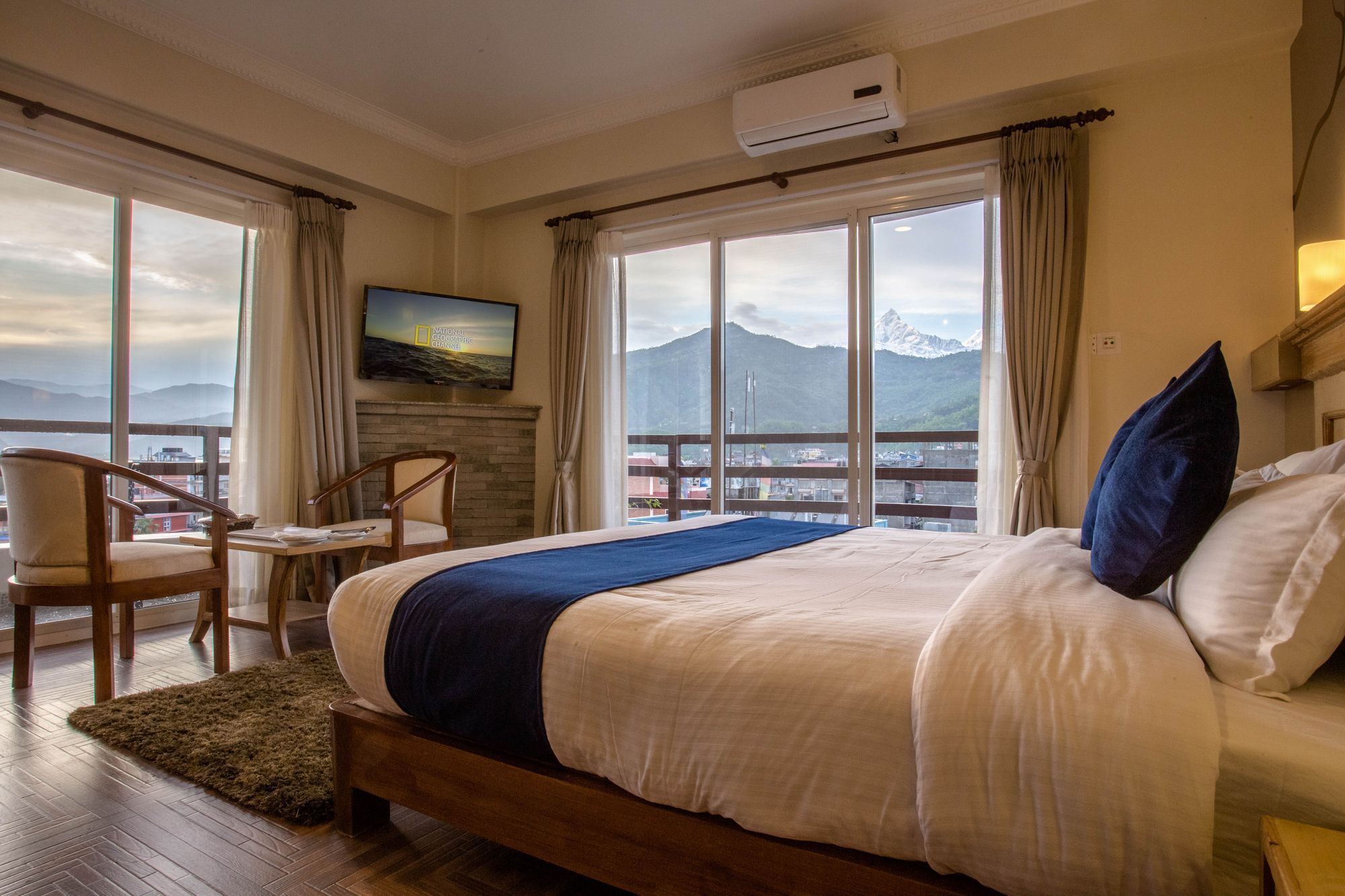 Hotel White Pearl Pokhara Dış mekan fotoğraf
