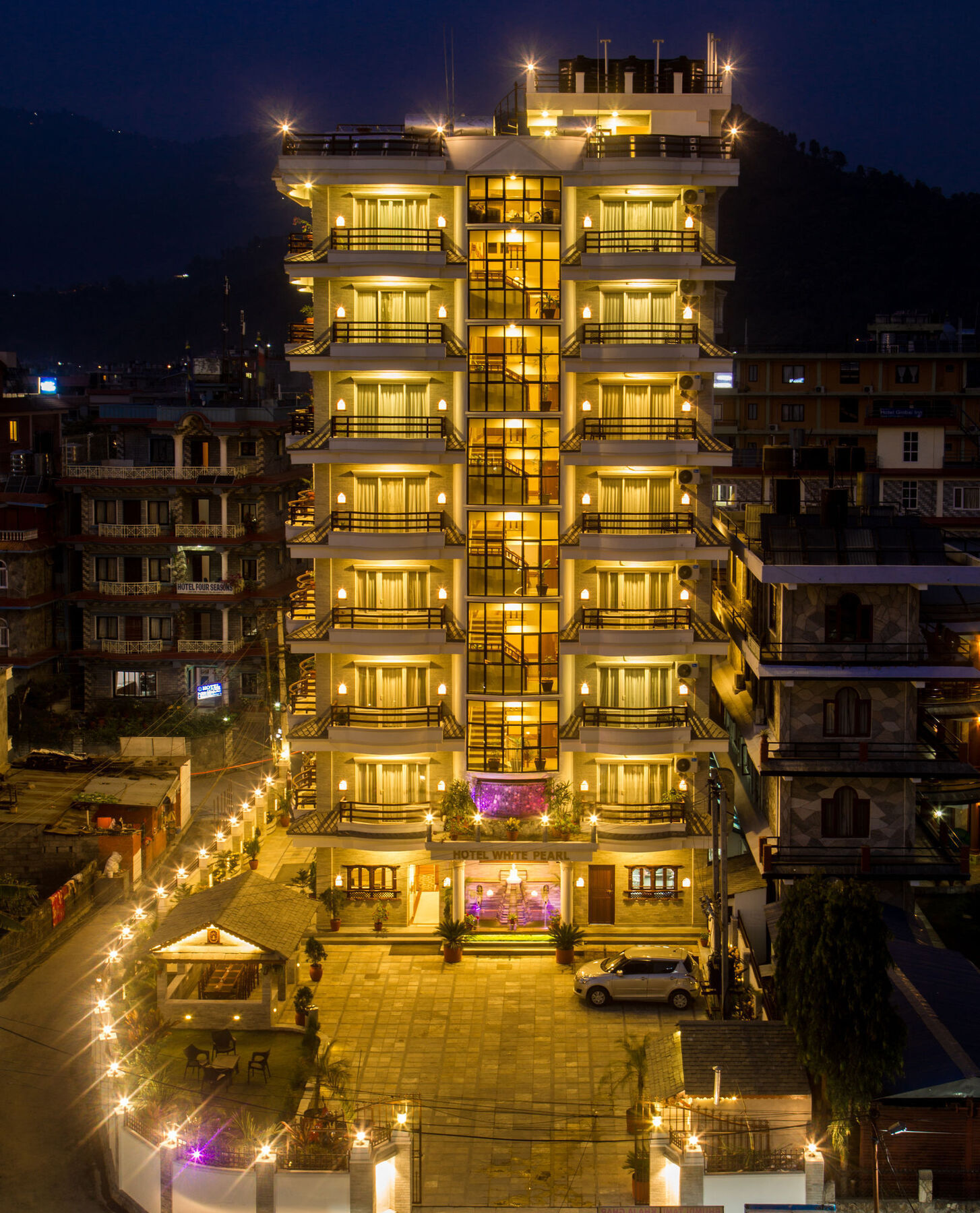 Hotel White Pearl Pokhara Dış mekan fotoğraf