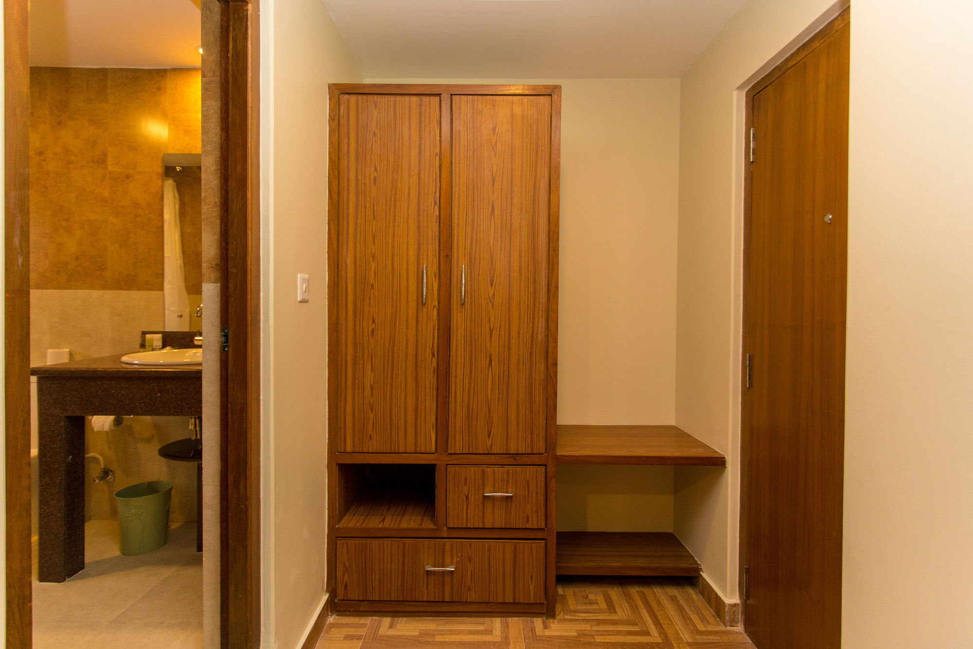 Hotel White Pearl Pokhara Dış mekan fotoğraf