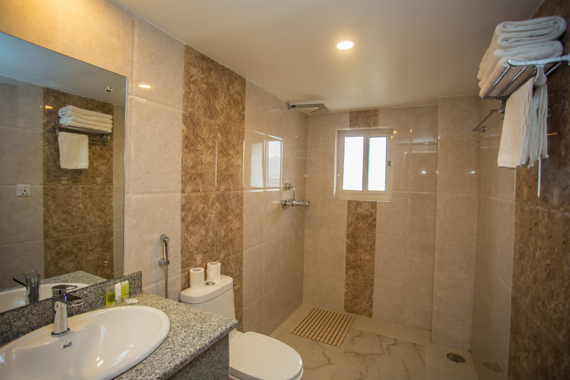 Hotel White Pearl Pokhara Dış mekan fotoğraf
