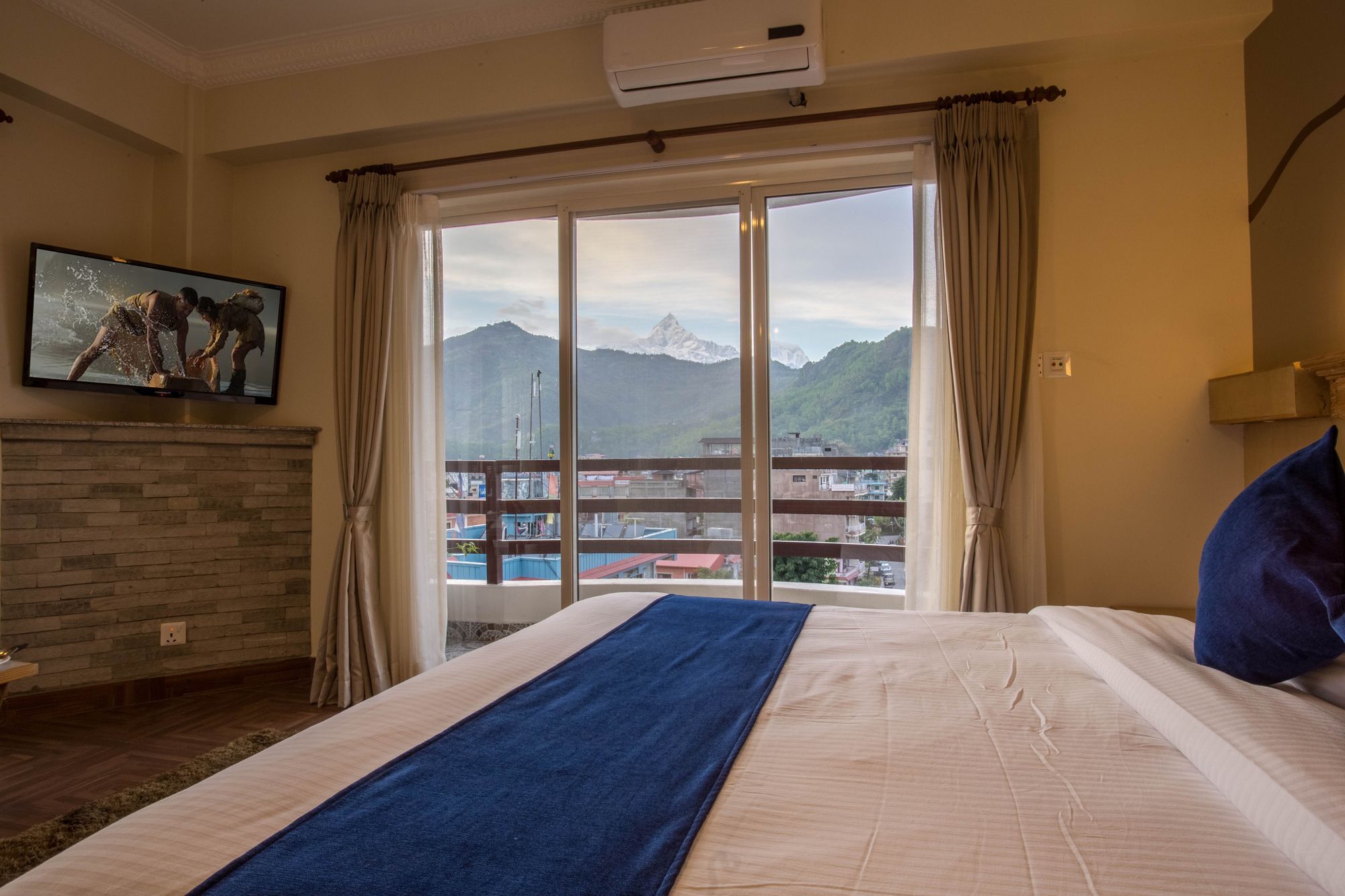 Hotel White Pearl Pokhara Dış mekan fotoğraf