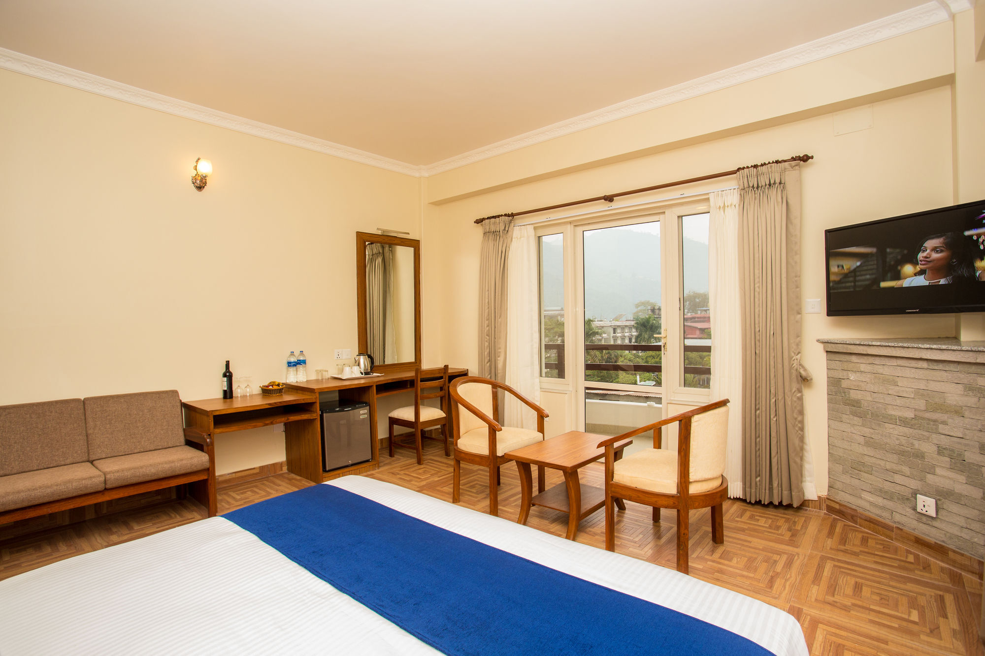 Hotel White Pearl Pokhara Dış mekan fotoğraf